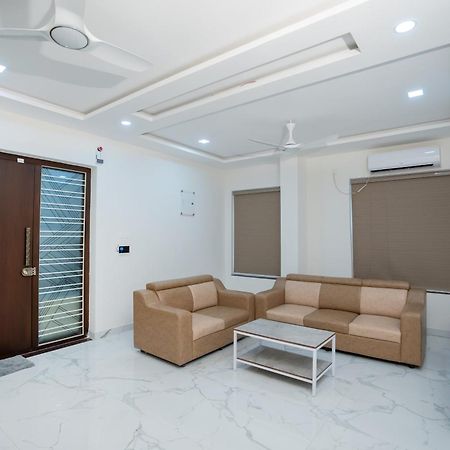 The Balcony Suites Hyderabad Eksteriør billede
