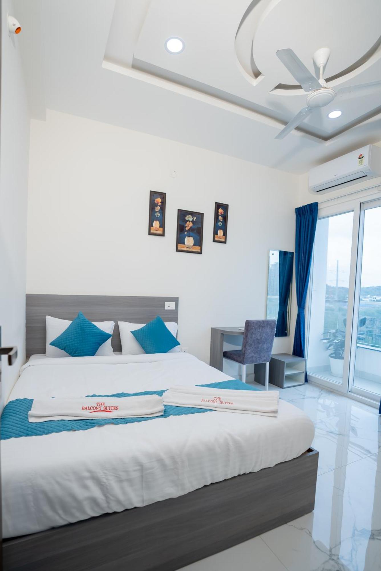 The Balcony Suites Hyderabad Eksteriør billede